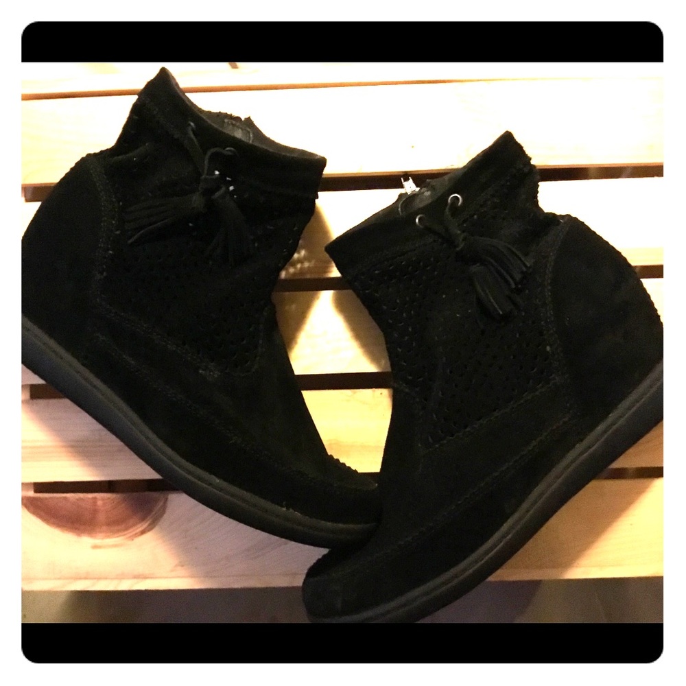 Sketcher wedge moccasins